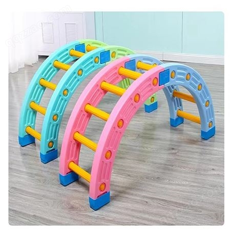幼儿园四分之一圆儿童感统训练器材早教中心前庭平衡板独木桥玩具